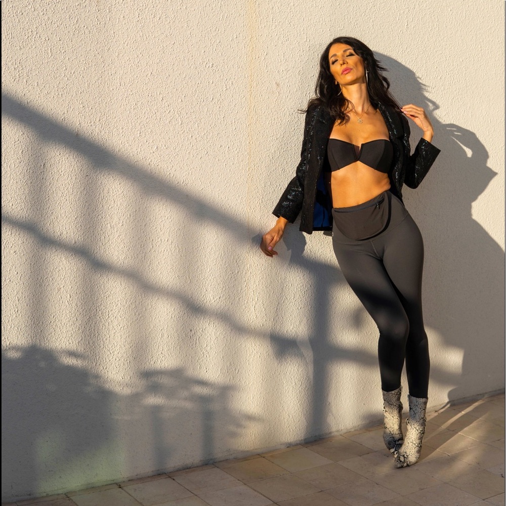 Joey Pouch Leggings by La Betri
